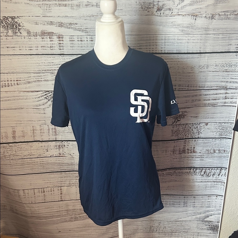 SAN DIEGO PADRES STADIUM GIVE AWAY top size small